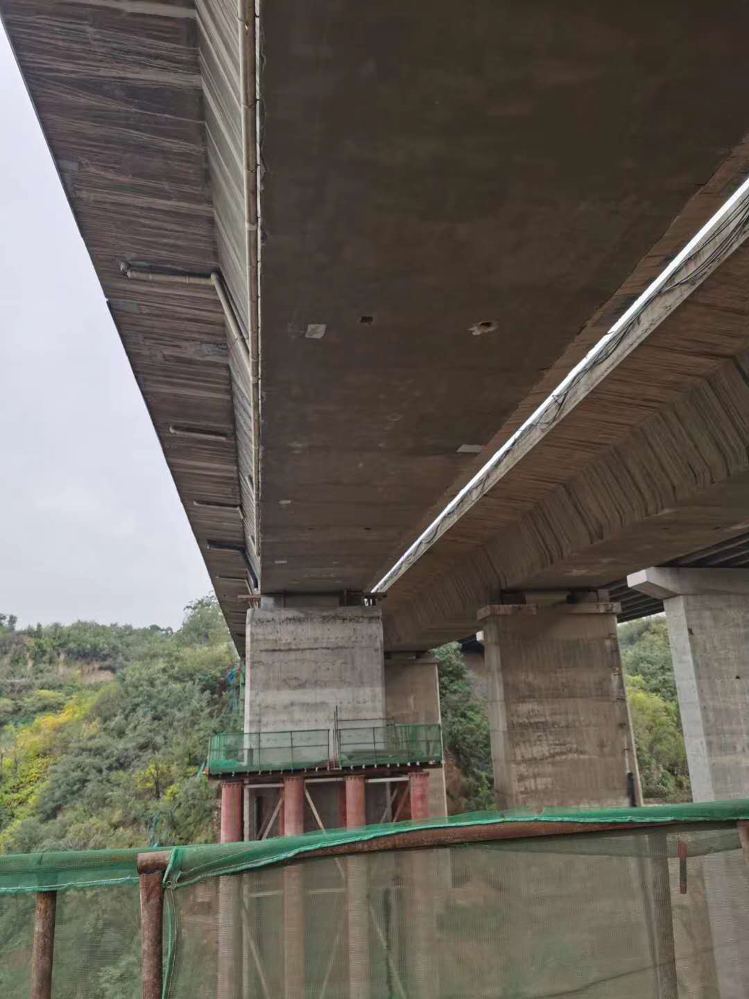 防城港桥梁加固前制定可行设计方案图并用对施工方法
